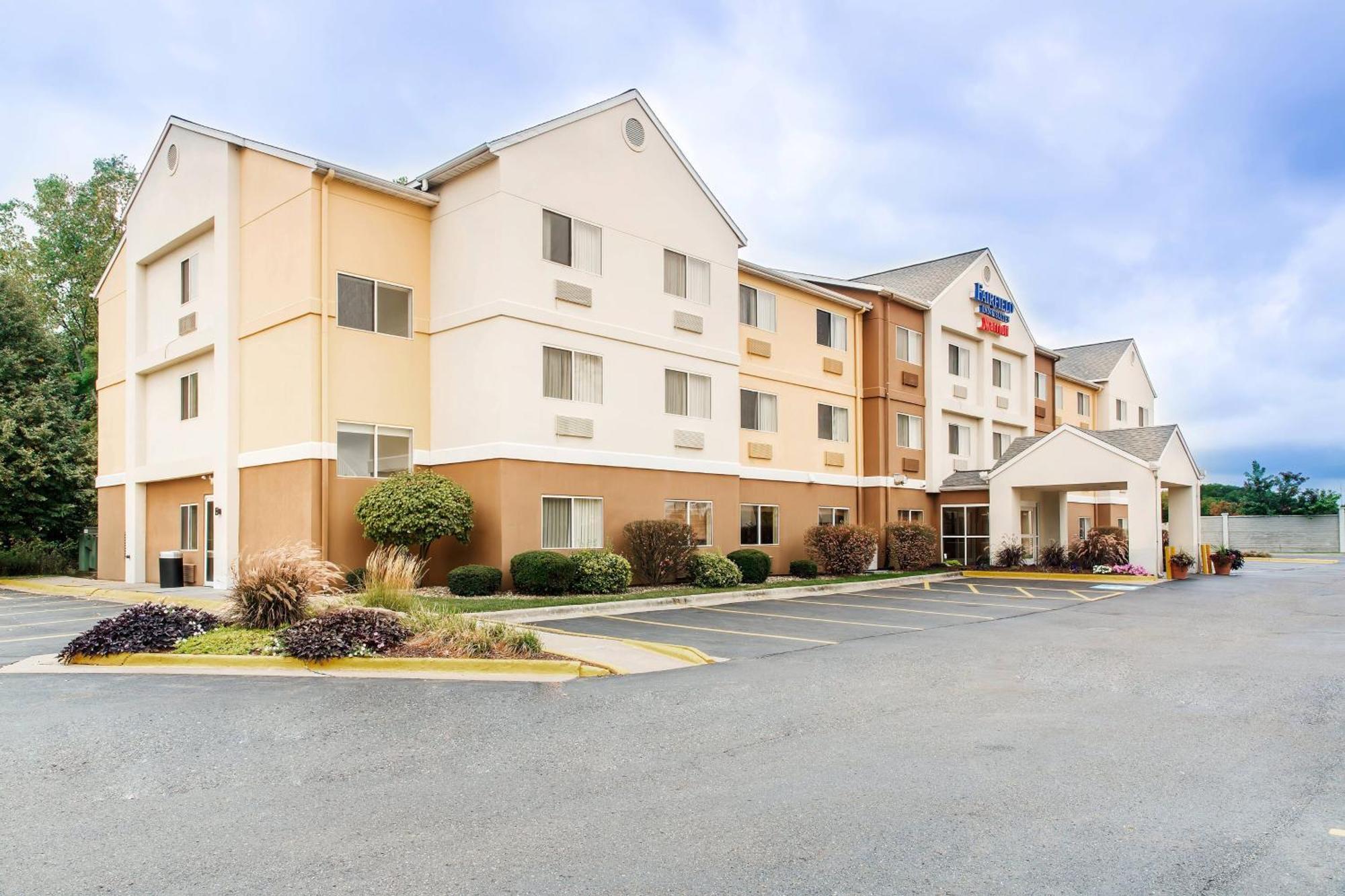 Fairfield Inn & Suites Canton North Canton Exterior photo